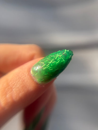 DECONSTRUCTED GARLAND (thermal)