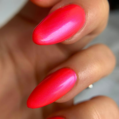 AN ELECTRIC EEL IN LOVE