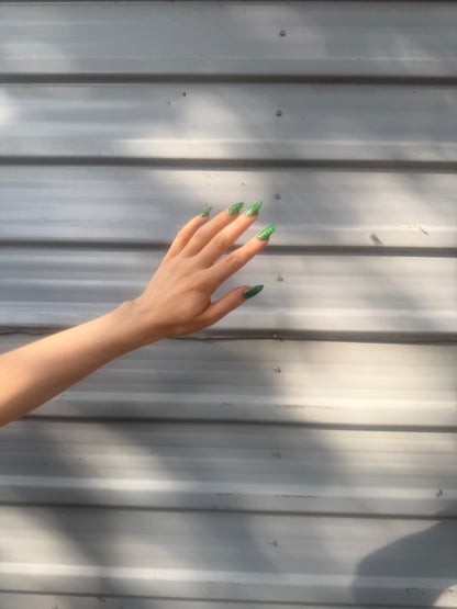 DECONSTRUCTED GARLAND (thermal)