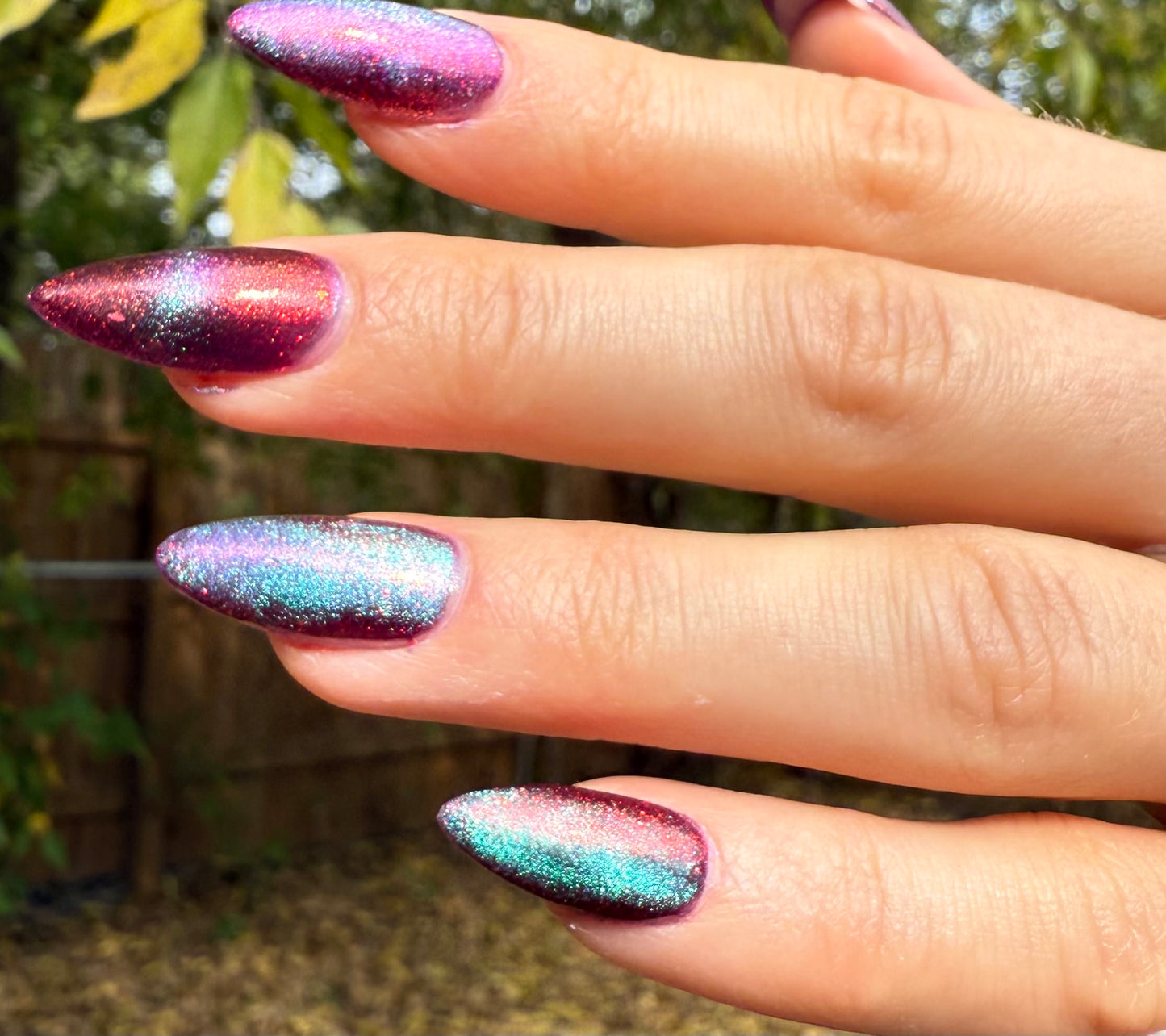 MUMBLING ABOUT APPLES IN YOUR DREAMS (magnetic)