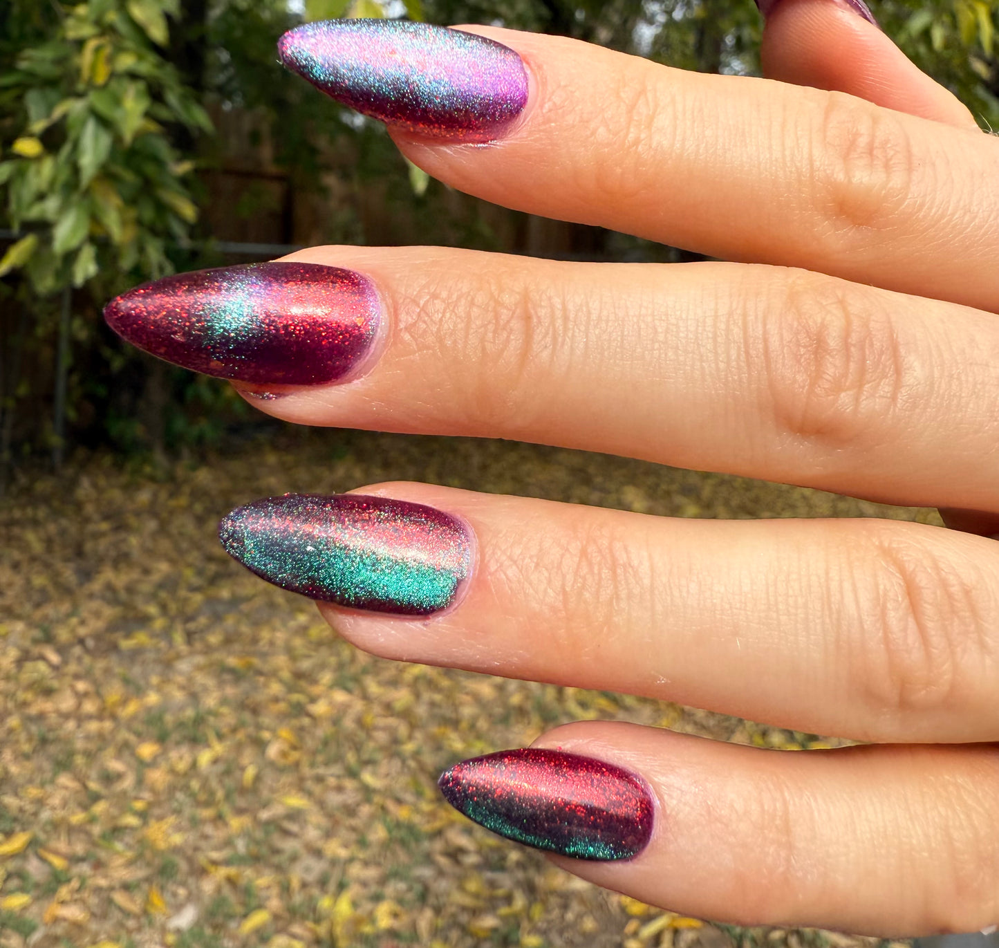 MUMBLING ABOUT APPLES IN YOUR DREAMS (magnetic)