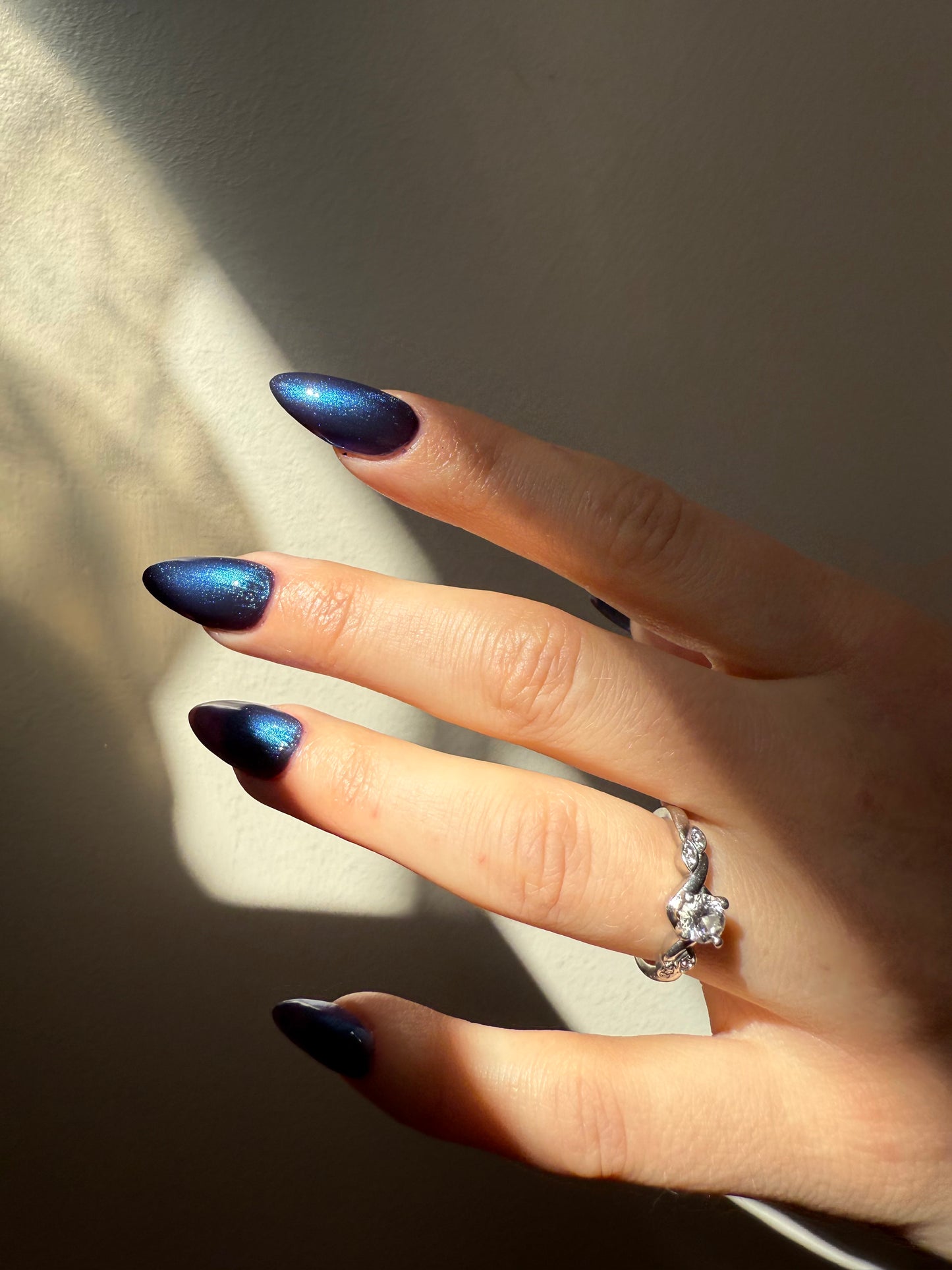 QUIETUDE (or swallowing certain unhappiness) (magnetic)