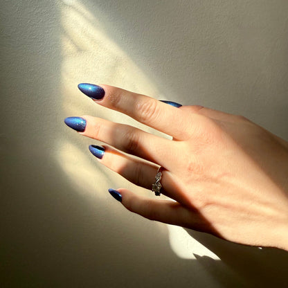 QUIETUDE (or swallowing certain unhappiness) (magnetic)