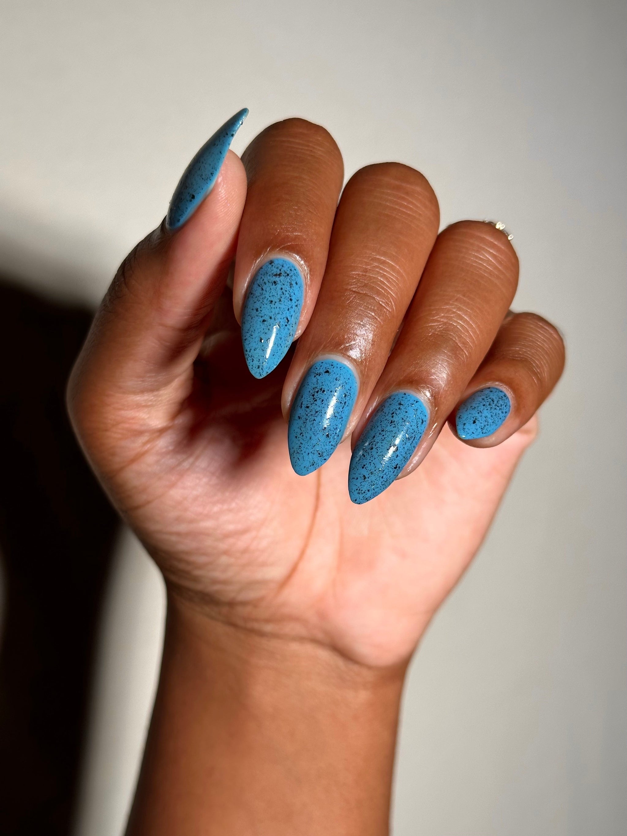 BLACK PENCIL (Graphite Grit) – Death Valley Nails