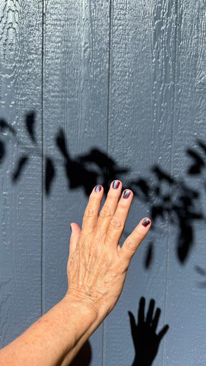 MUMBLING ABOUT APPLES IN YOUR DREAMS (magnetic)