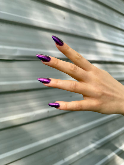 CRITICALLY ACCLAIMED SLOW UNRAVELING WITH A STRONG FEMALE LEAD