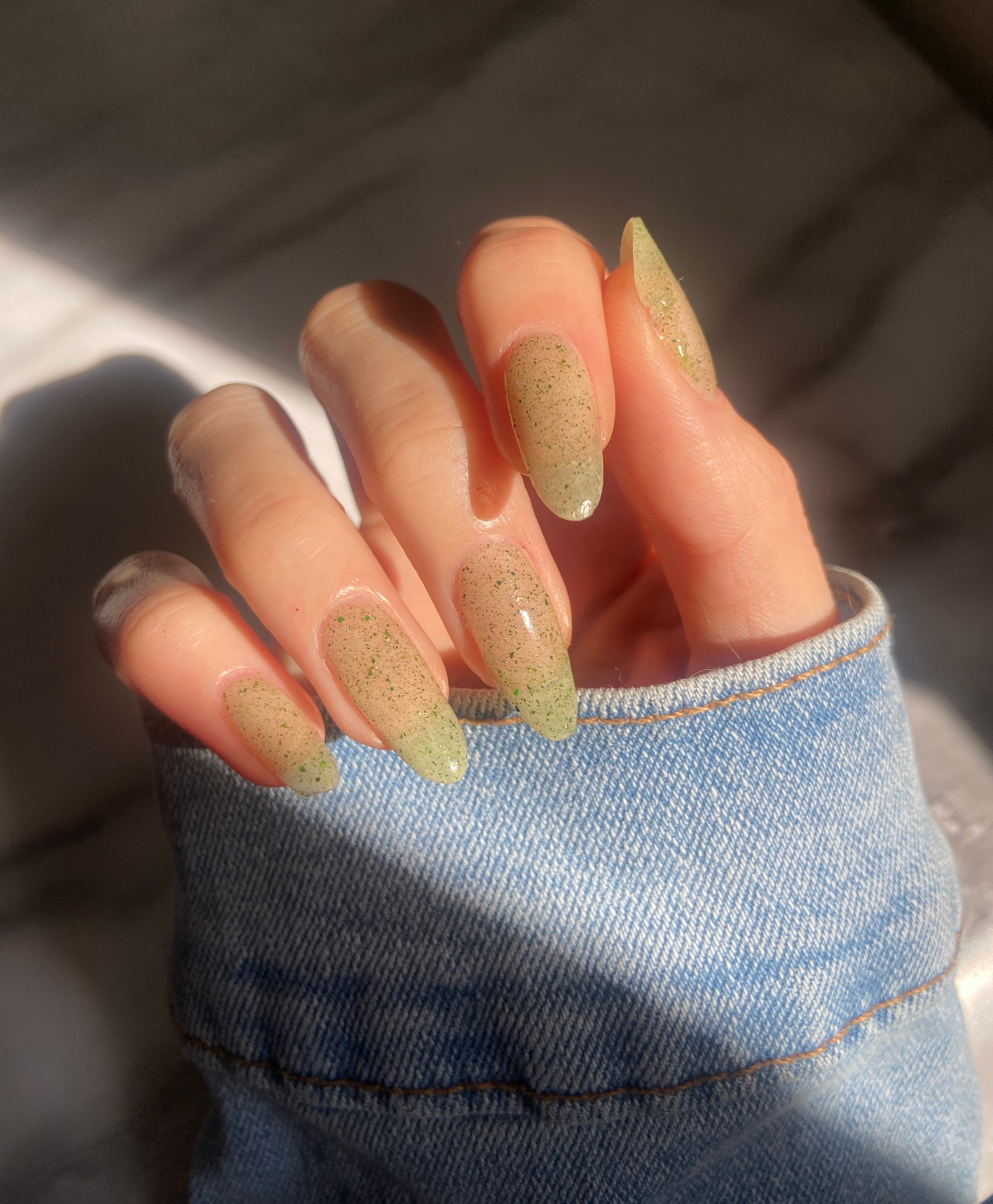 MEDIUM GREEN PENCIL (Graphite Grit) – Death Valley Nails