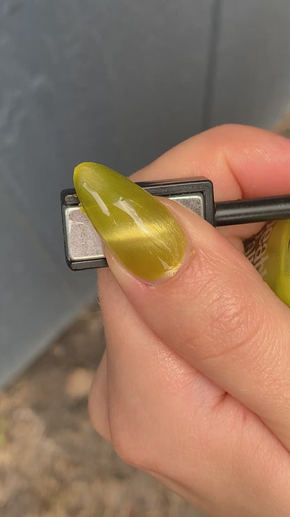 CLINK-CLINK OF KNIFE AGAINST JAR OF GREY POUPON (magnetic)