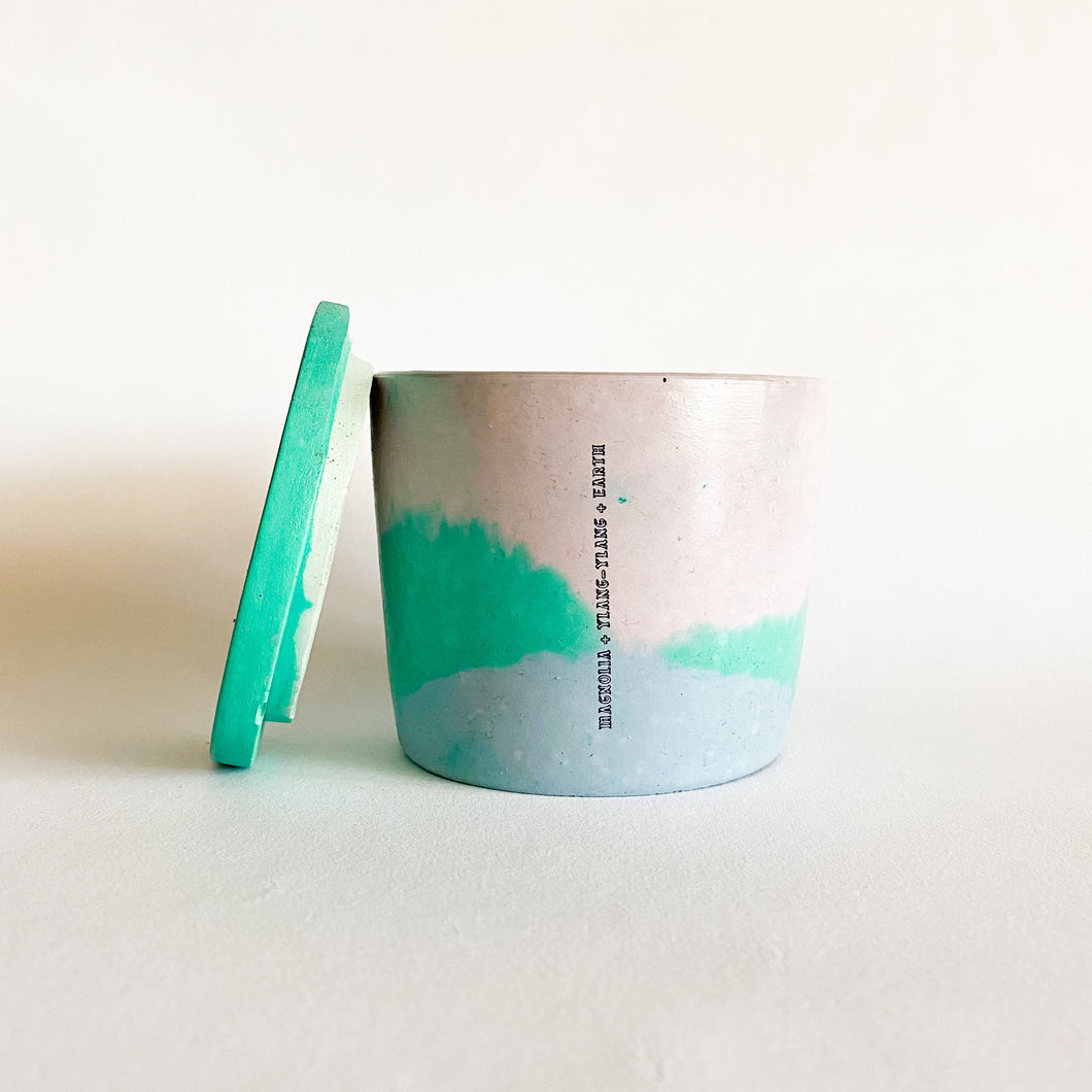 Magnolia + Ylang-Ylang + Earth (two-wick / small)