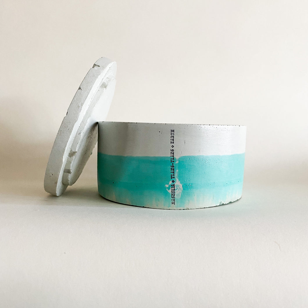 Magnolia + Ylang-Ylang + Earth (three-wick)